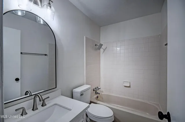 $175,000 | 394 Woodcliff Drive, Jackson, MS 39212