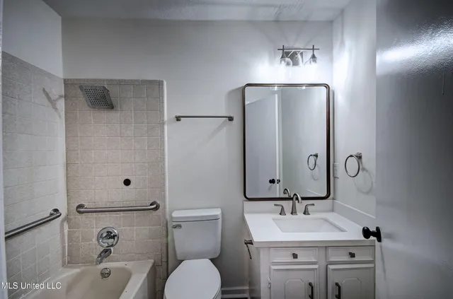 $175,000 | 394 Woodcliff Drive, Jackson, MS 39212