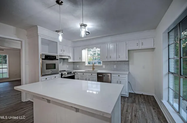 $175,000 | 394 Woodcliff Drive, Jackson, MS 39212