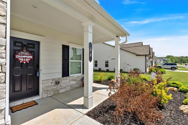a house view with a outdoor space