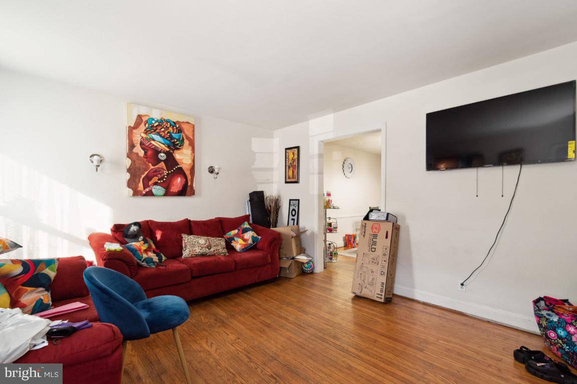 1336 Pentwood Road Baltimore, MD 21239 - Photo 4 of 21