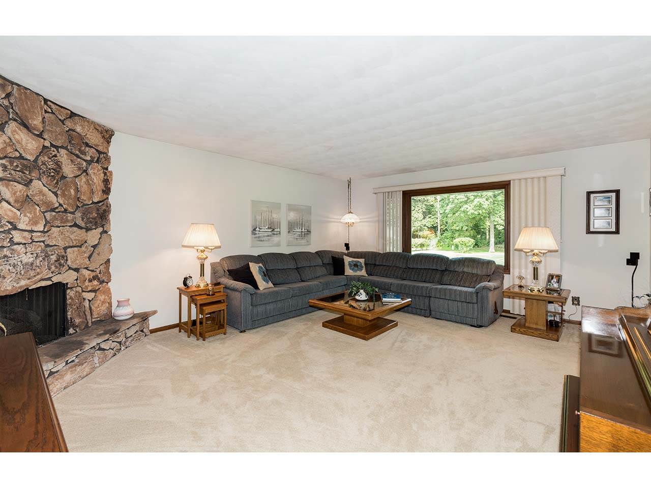 3693 Valerie Road Roscoe, IL 61073 - Photo 3 of 16 Gallery Image 3