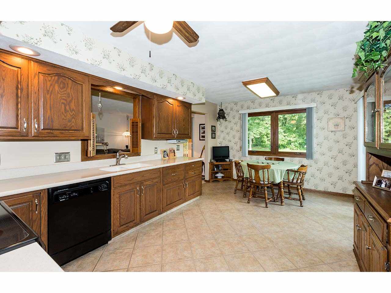 3693 Valerie Road Roscoe, IL 61073 - Photo 4 of 16 Gallery Image 4