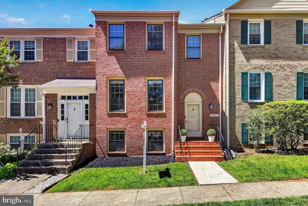 $4,300 | 4867 Carriagepark Road, Fairfax, VA 22032