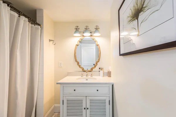 $4,200 | 1 Franklin Street, Unit 2C, Exeter, NH 03833