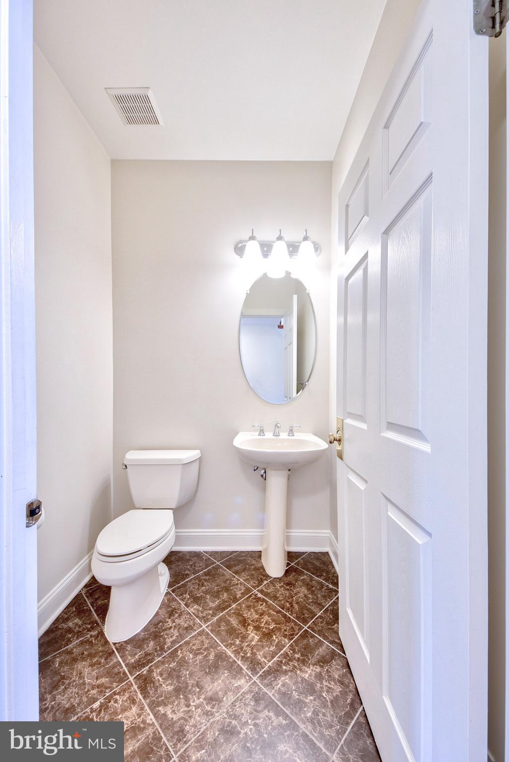 1713 Raleigh Hill Road Vienna, VA 22182 - Photo 11 of 30 Powder Room