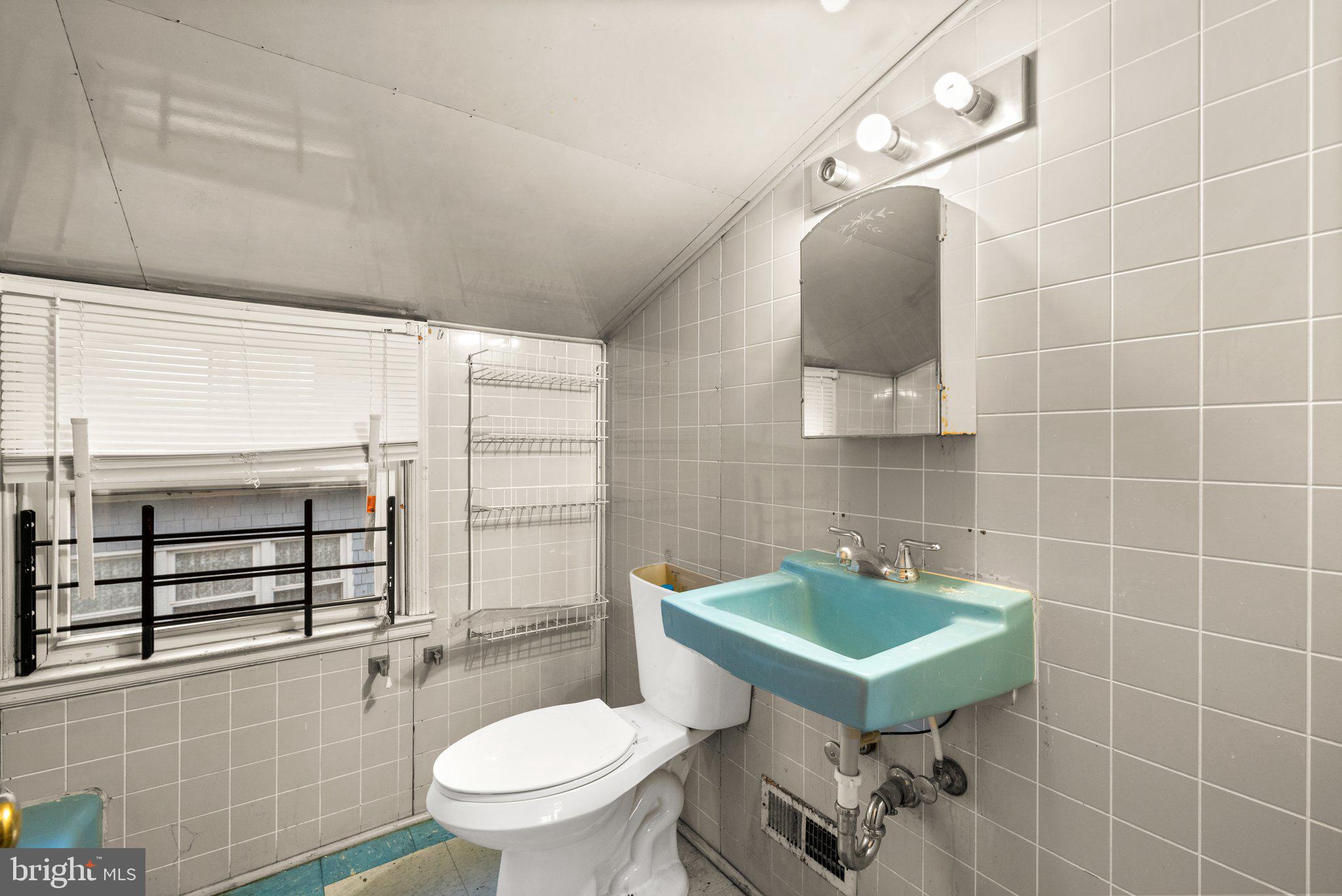 5411 The Alameda Baltimore, MD 21239 - Photo 14 of 29