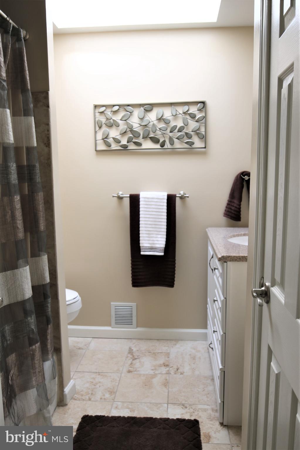 542 Concord Road Warminster, PA 18974 - Photo 15 of 28 Upper Hallway Bathroom