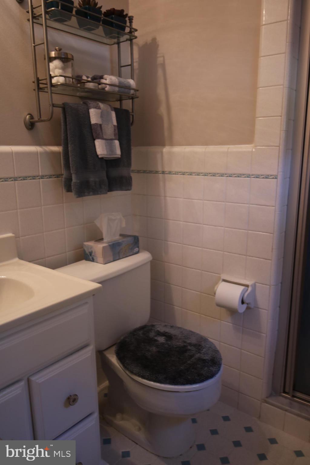 542 Concord Road Warminster, PA 18974 - Photo 19 of 28 Main Bedroom Bathroom