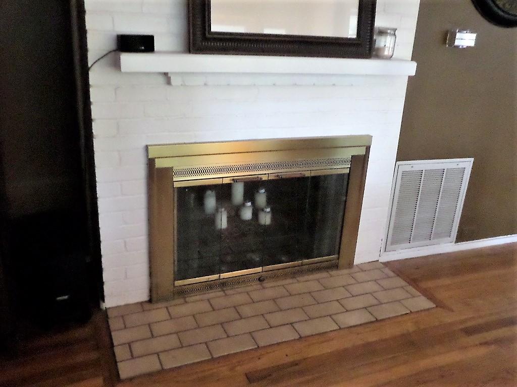 162 California Avenue Oak Ridge, TN 37830 - Photo 3 of 25 Fire Place