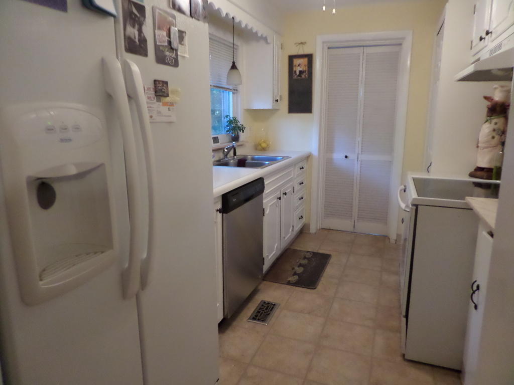 162 California Avenue Oak Ridge, TN 37830 - Photo 8 of 25 Kitchen