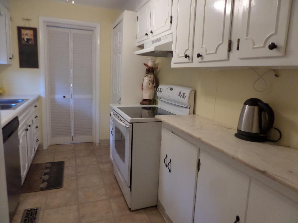 162 California Avenue Oak Ridge, TN 37830 - Photo 9 of 25 Kitchen