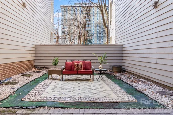 $1,475 | 212 West 10th Street, Unit 4, Charlotte, NC 28202