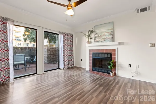 $1,475 | 212 West 10th Street, Unit 4, Charlotte, NC 28202