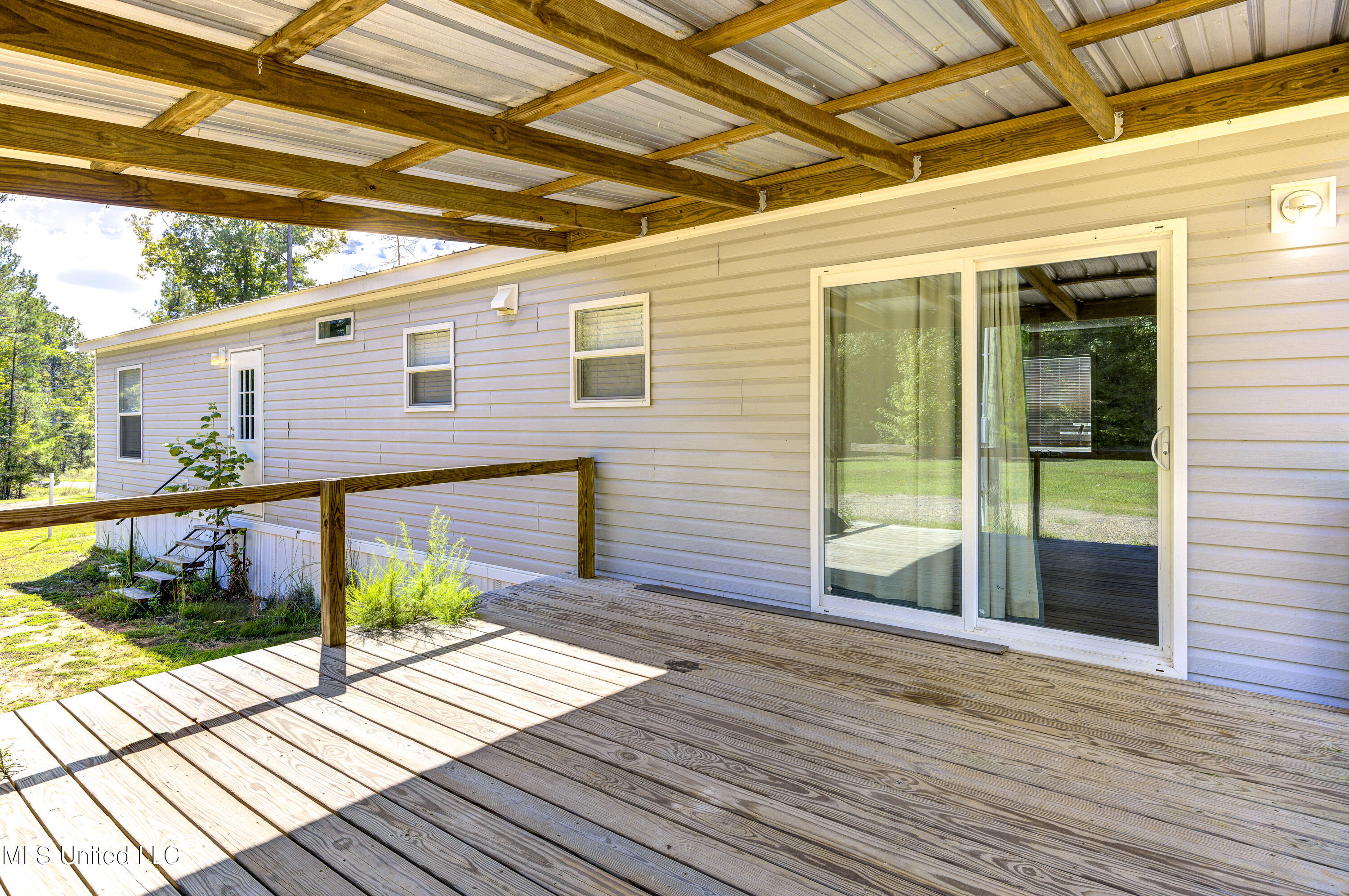 2400 Herren Road Utica, MS 39175 - Photo 11 of 53 Deck 1