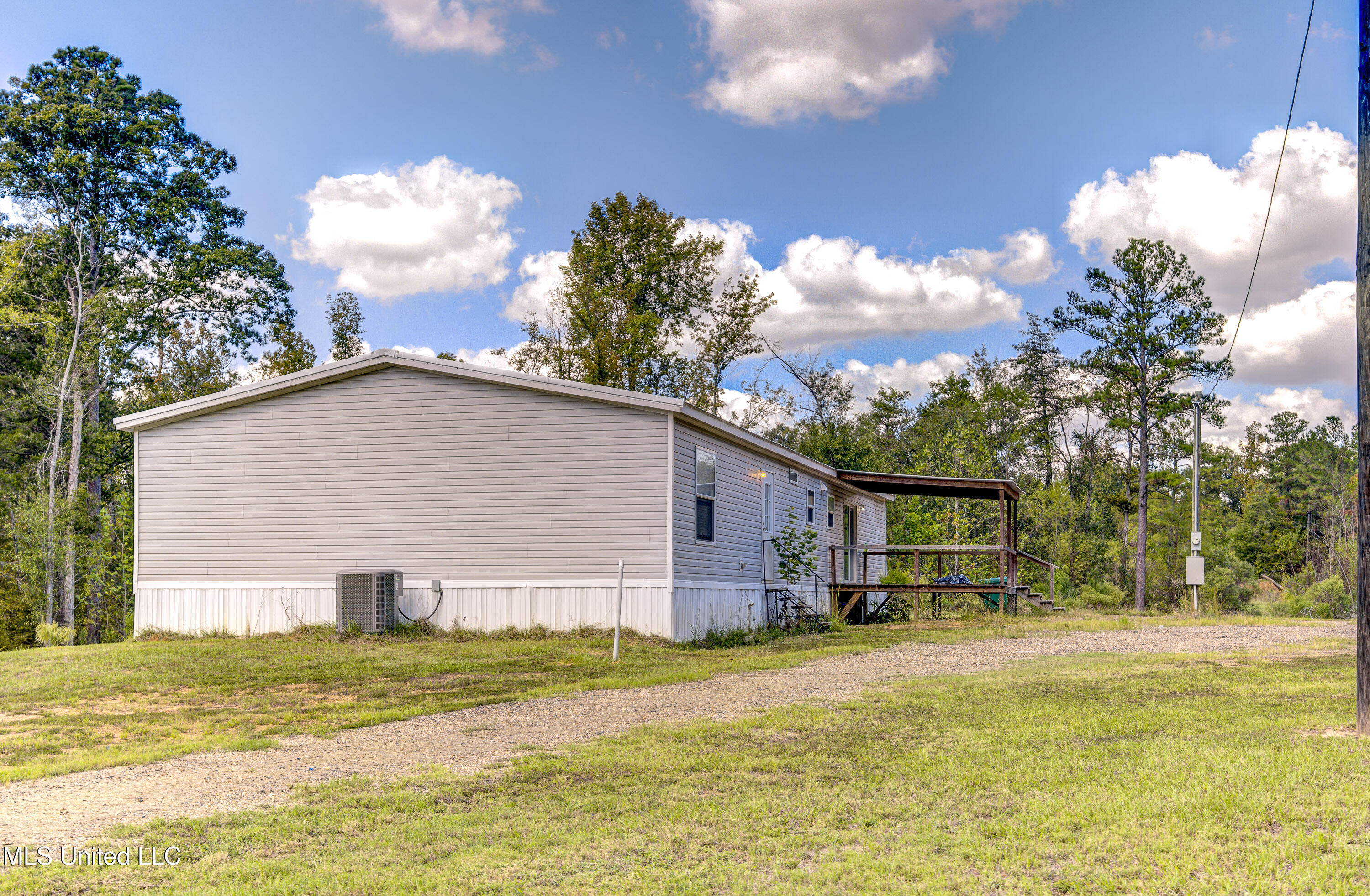 2400 Herren Road Utica, MS 39175 - Photo 13 of 53 Front Three-Quarter View 1