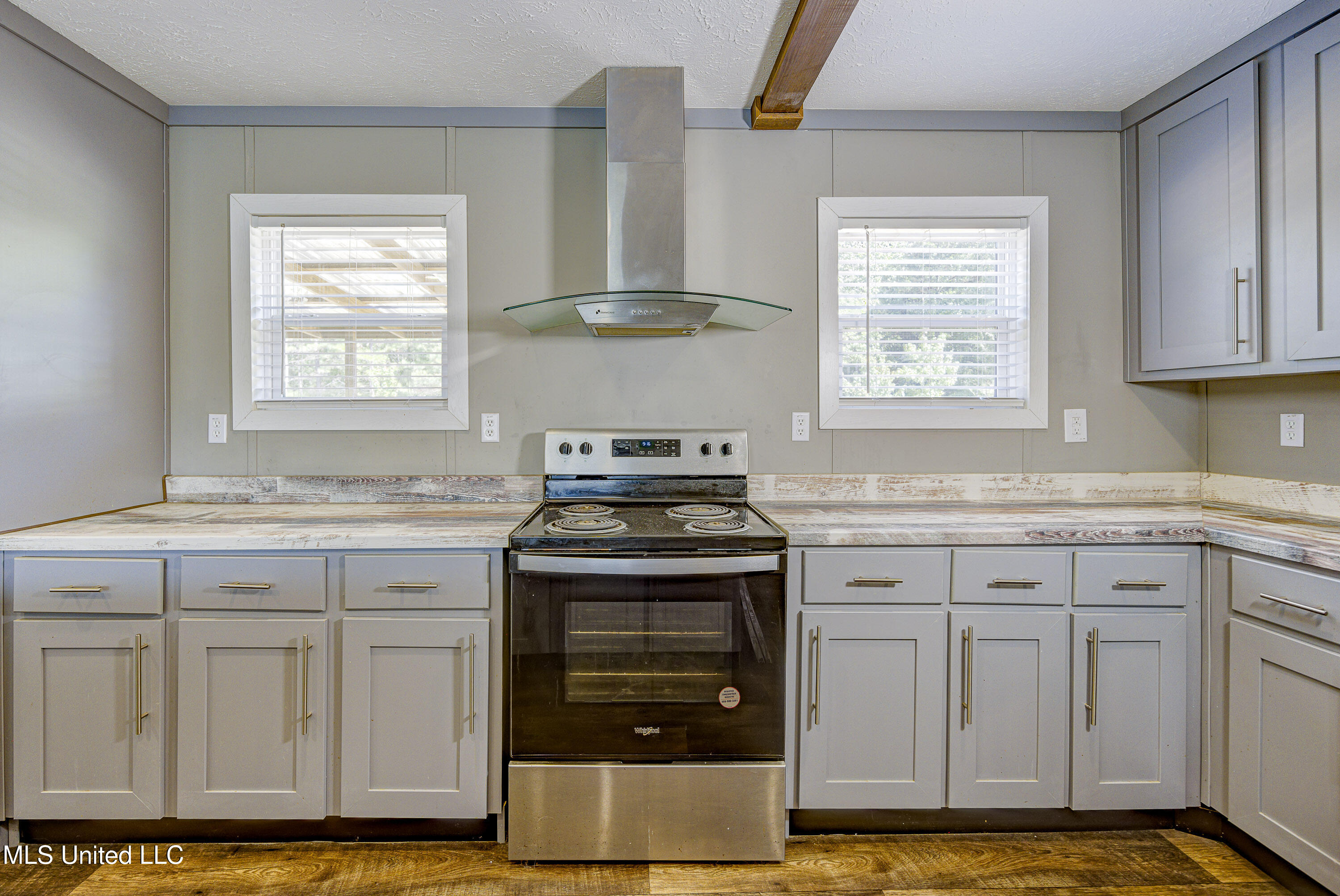 2400 Herren Road Utica, MS 39175 - Photo 17 of 53 Kitchen 2