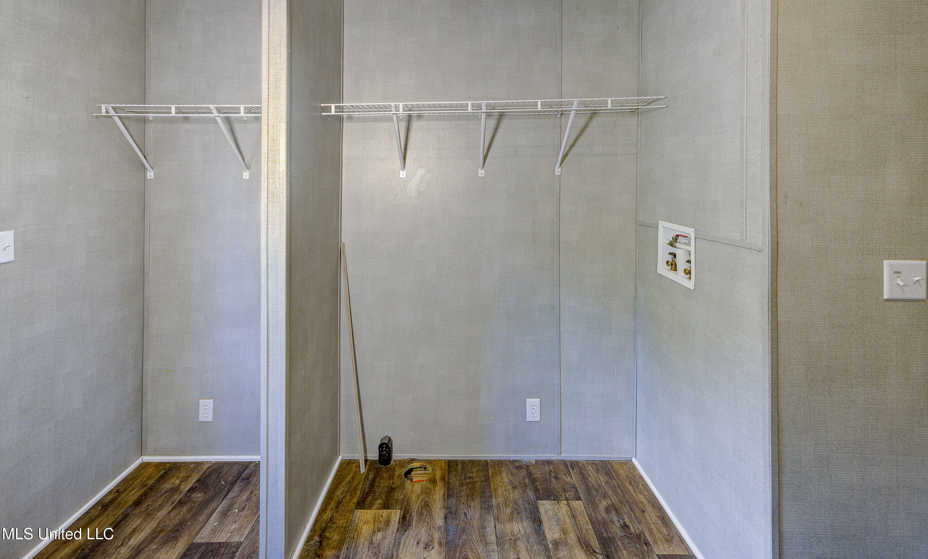 2400 Herren Road Utica, MS 39175 - Photo 25 of 53 Laundry-Utility Room 2