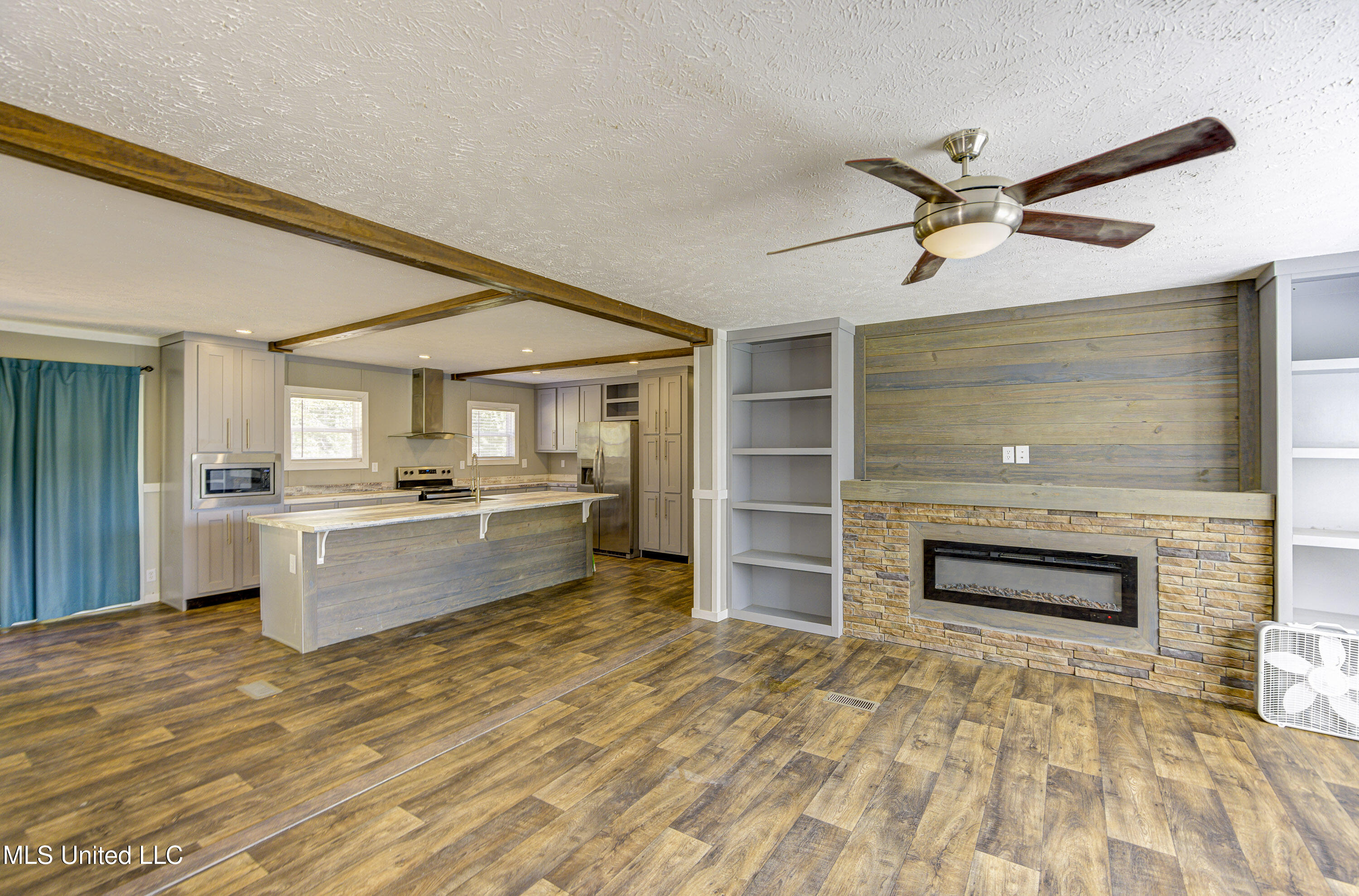 2400 Herren Road Utica, MS 39175 - Photo 29 of 53 Living Room and Kitchen