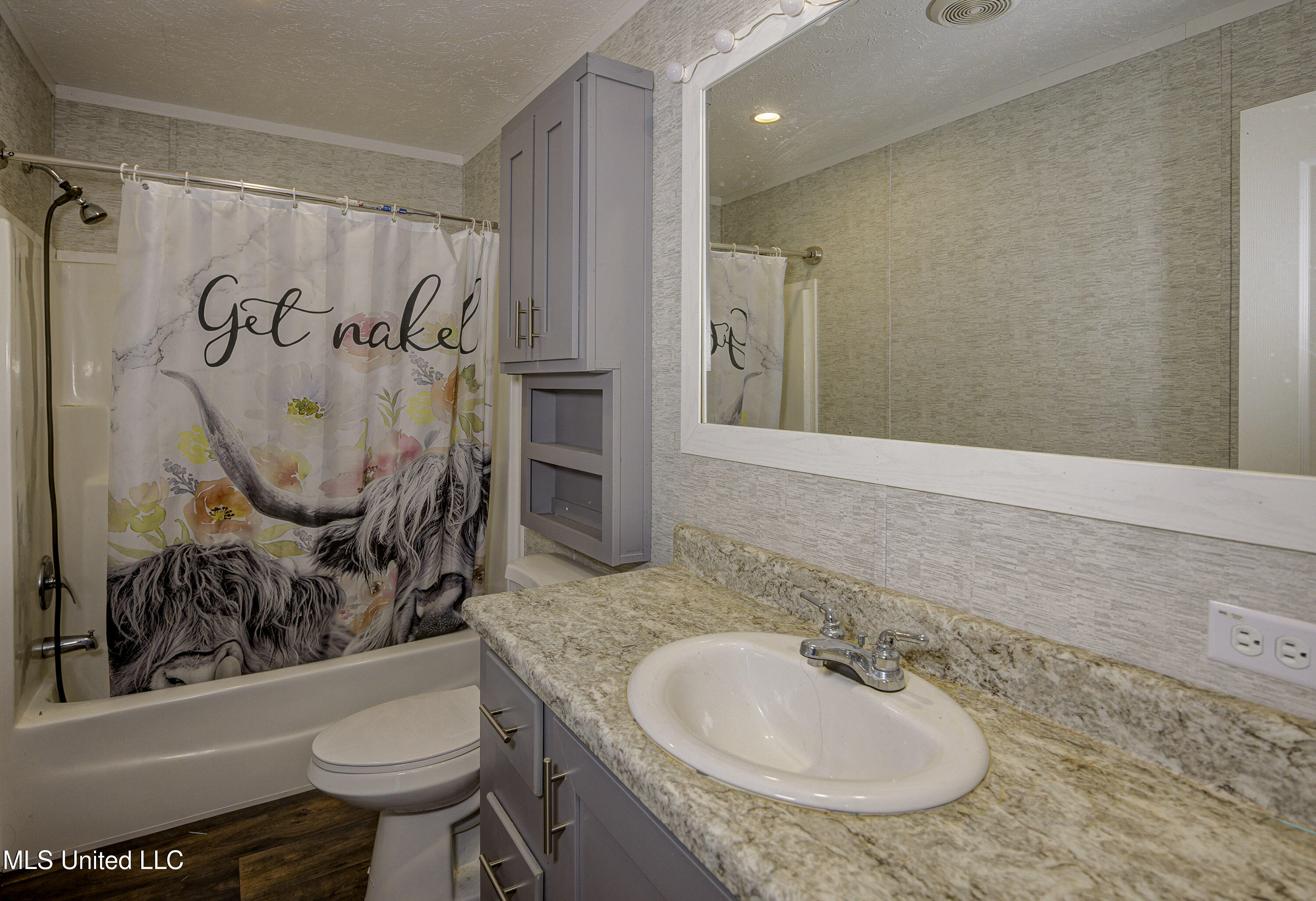 2400 Herren Road Utica, MS 39175 - Photo 34 of 53 Primary Bathroom 1-2