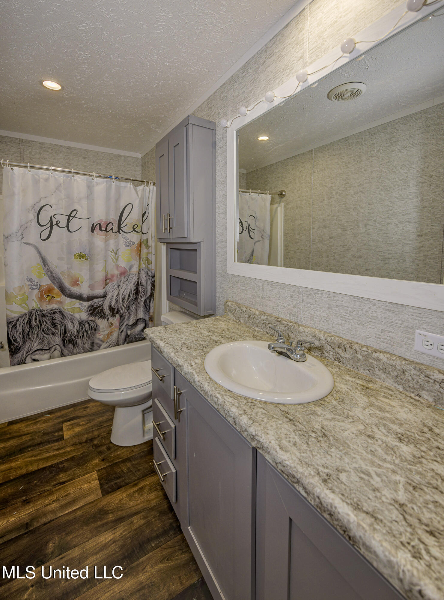 2400 Herren Road Utica, MS 39175 - Photo 36 of 53 Primary Bathroom 2-2