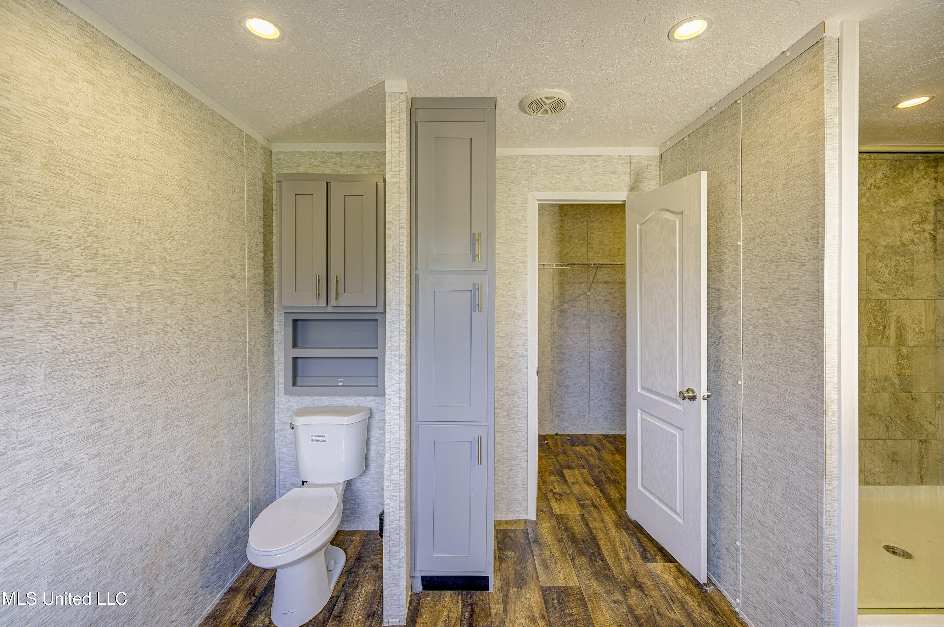 2400 Herren Road Utica, MS 39175 - Photo 39 of 53 Primary Bathroom 4