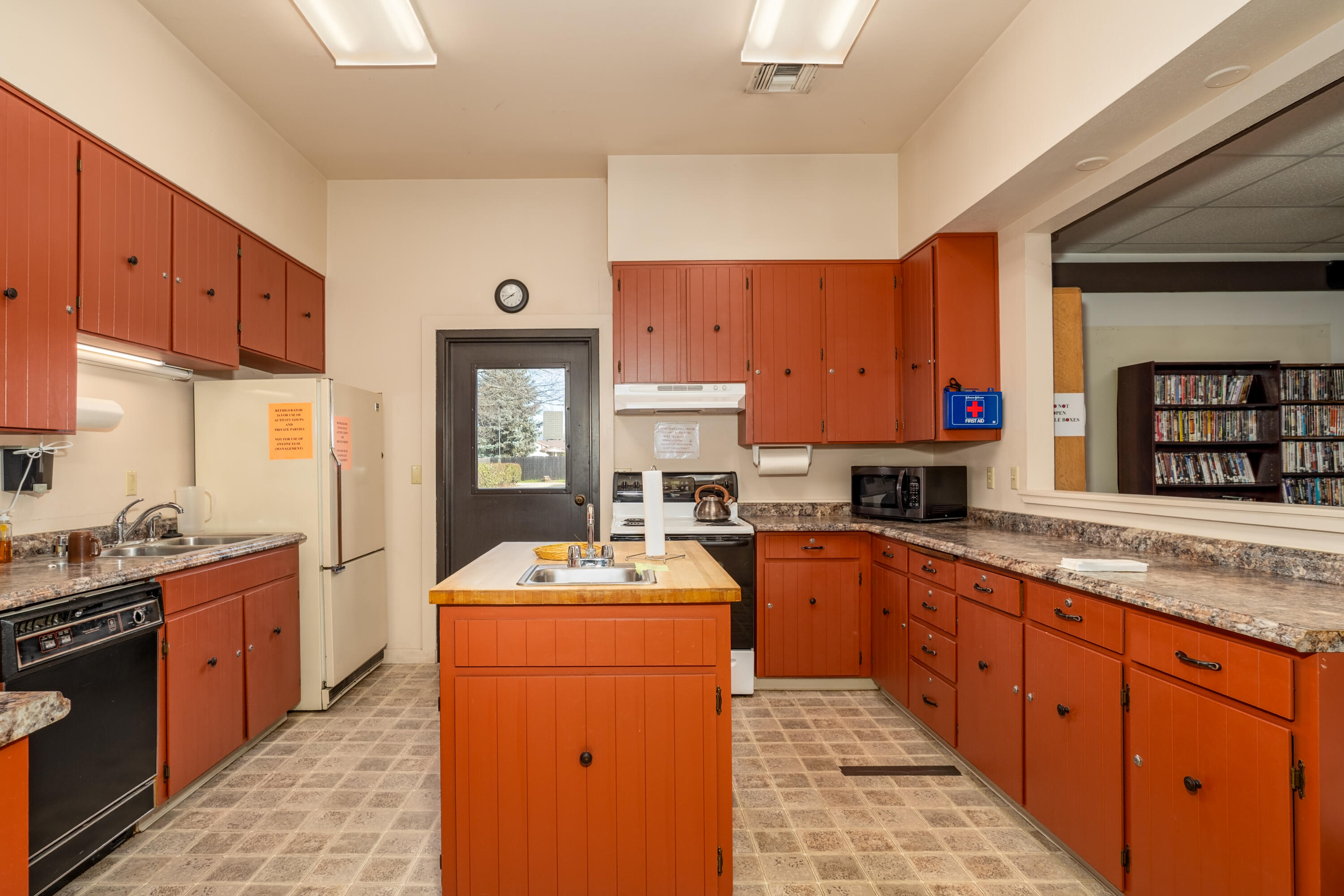 555 Freeman Road, Unit 242 Central Point, OR 97502 - Photo 24 of 26 Kitchen