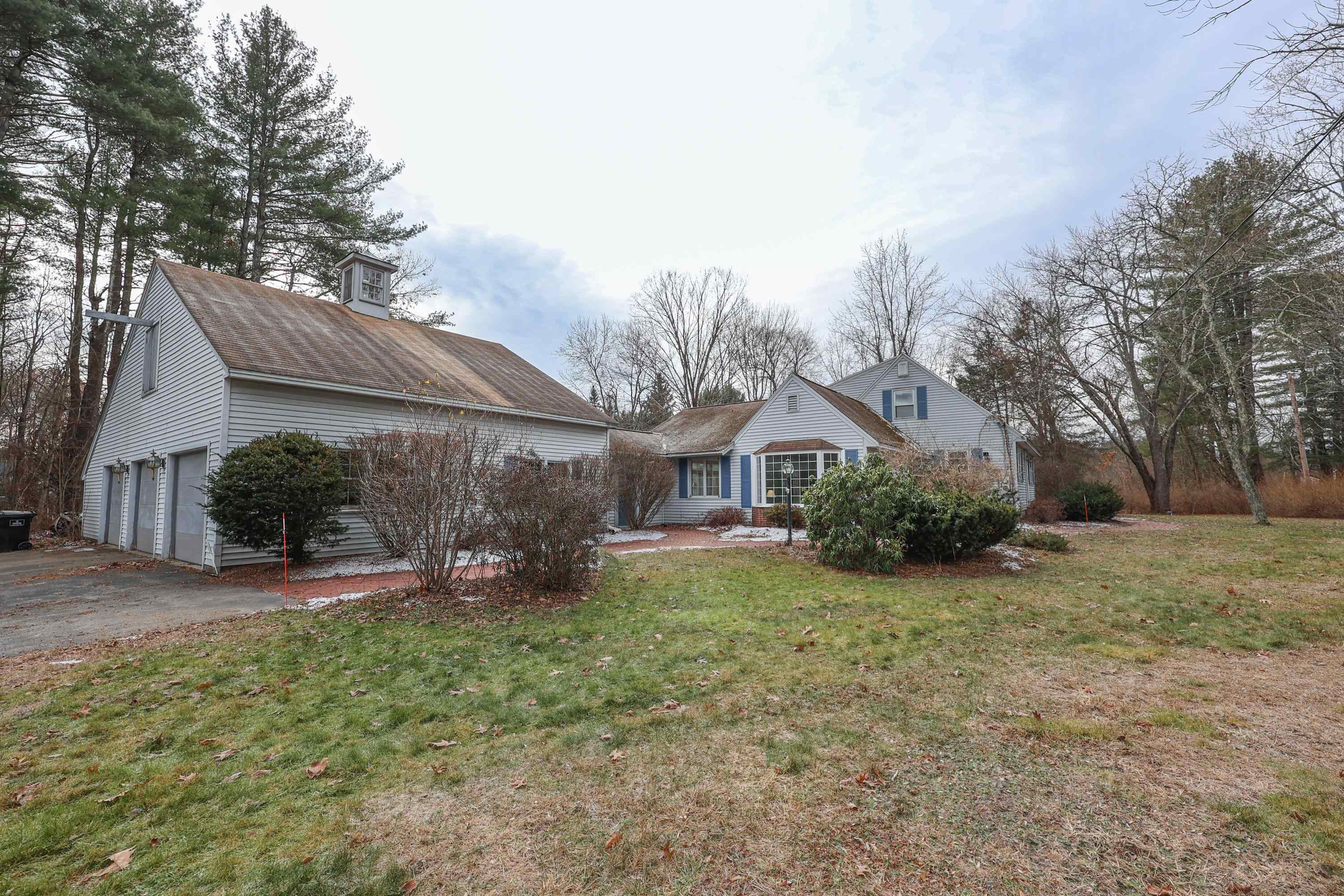 11 Cutler Road Hudson, NH 03051 - Photo 2 of 40
