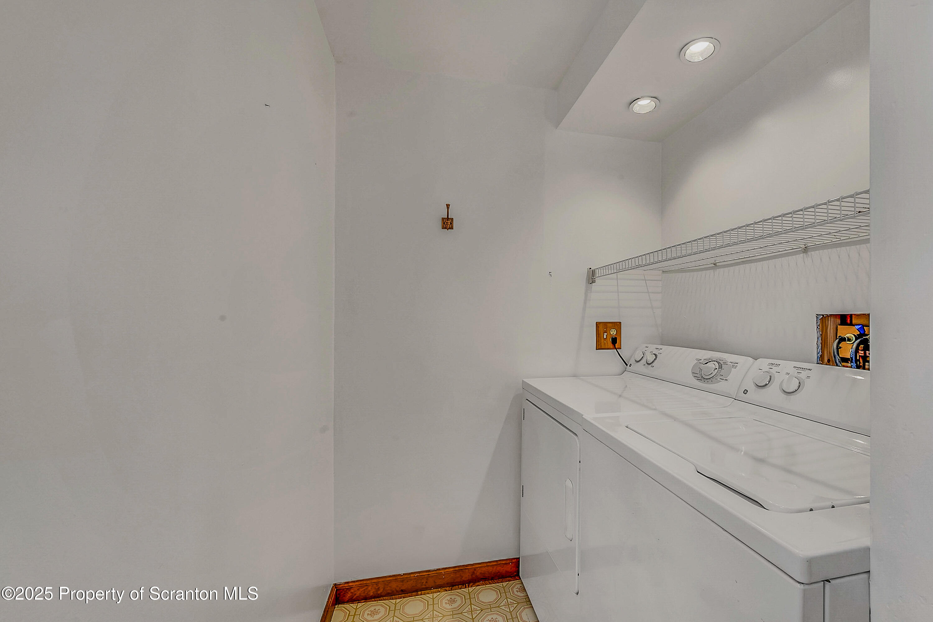 9119 Valley View Drive Clarks Summit, PA 18411 - Photo 22 of 78 Laundry