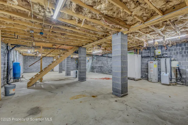 $429,900 | 9119 Valley View Drive, Clarks Summit, PA 18411