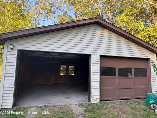 $429,900 | 9119 Valley View Drive, Clarks Summit, PA 18411