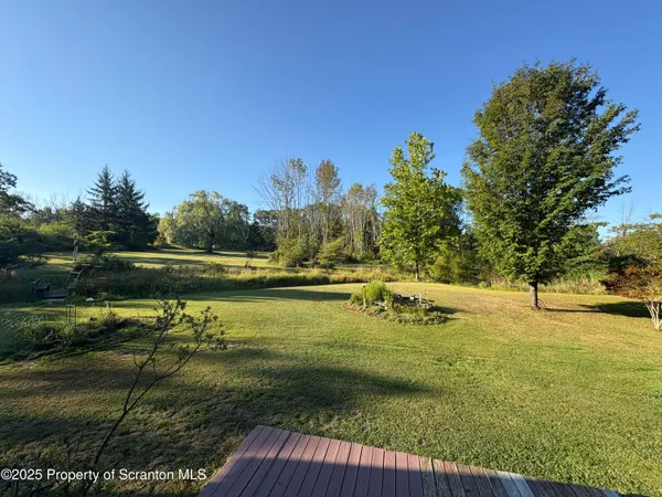 $429,900 | 9119 Valley View Drive, Clarks Summit, PA 18411