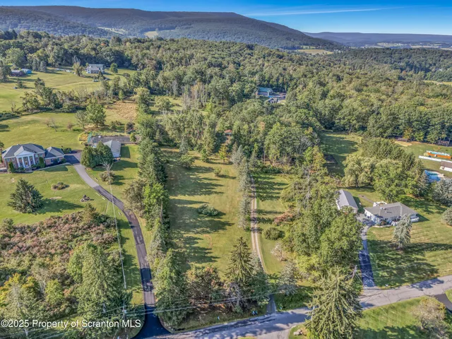 $429,900 | 9119 Valley View Drive, Clarks Summit, PA 18411