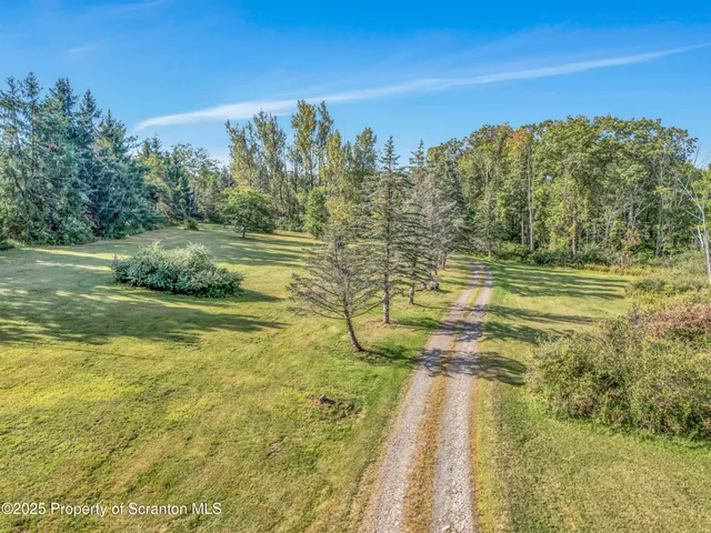 $429,900 | 9119 Valley View Drive, Clarks Summit, PA 18411