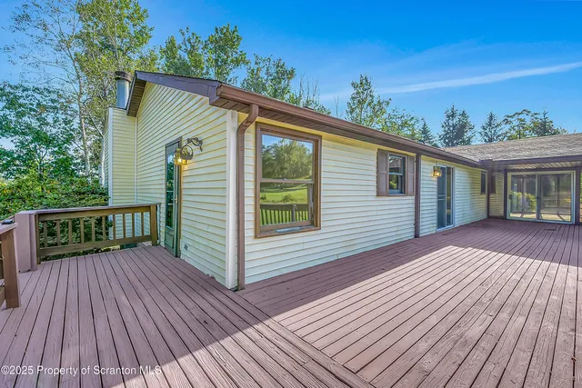 $429,900 | 9119 Valley View Drive, Clarks Summit, PA 18411