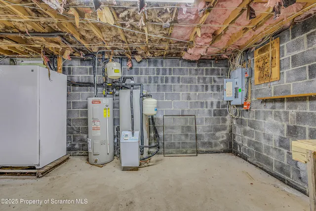 $429,900 | 9119 Valley View Drive, Clarks Summit, PA 18411