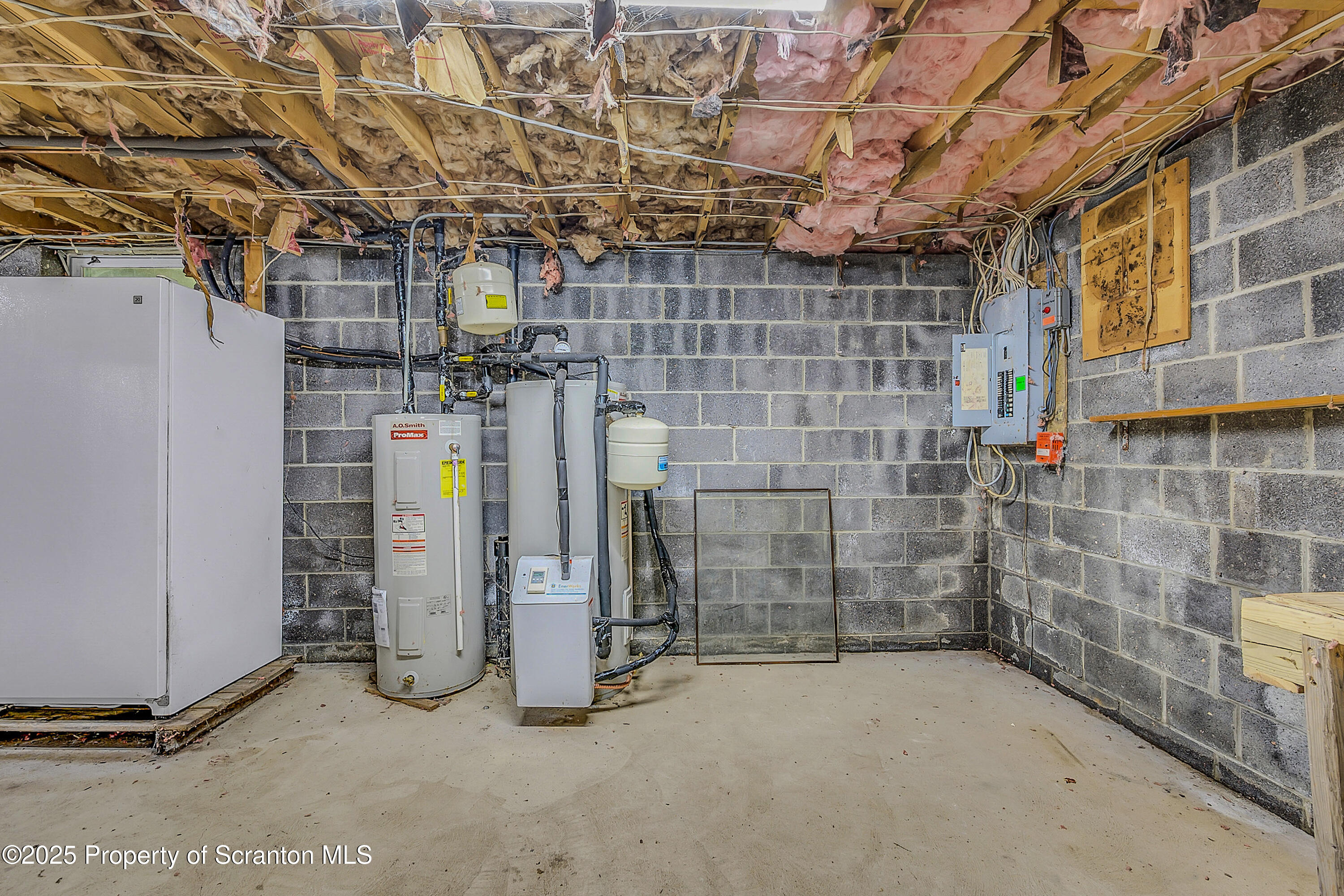 9119 Valley View Drive Clarks Summit, PA 18411 - Photo 72 of 78 a view of empty room with windows