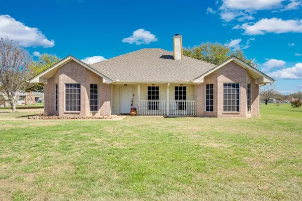 $365,000 | 205 Alesha Road, Red Oak, TX 75154
