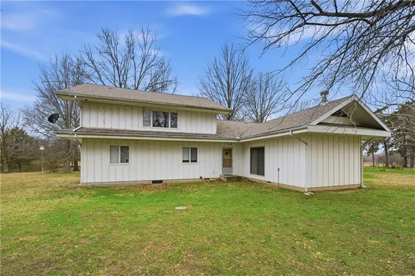 $350,000 | 1074 South 240th Street, Pittsburg, KS 66762