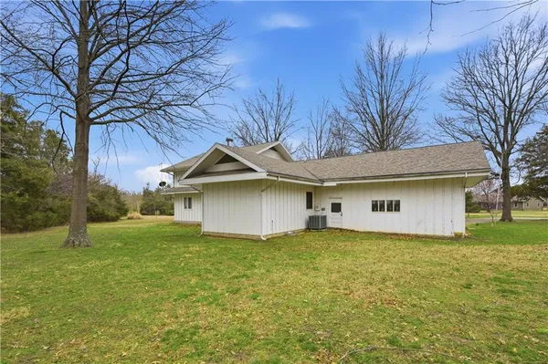 $350,000 | 1074 South 240th Street, Pittsburg, KS 66762
