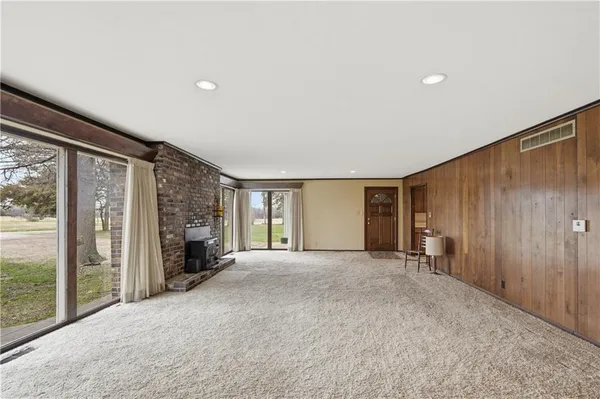 $350,000 | 1074 South 240th Street, Pittsburg, KS 66762