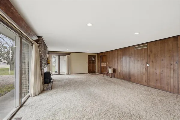 $350,000 | 1074 South 240th Street, Pittsburg, KS 66762