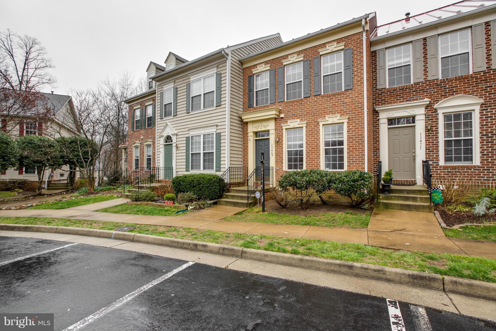 11469 Heritage Commons Way Reston, VA 20194 - Photo 1 of 29 Exterior (Front)