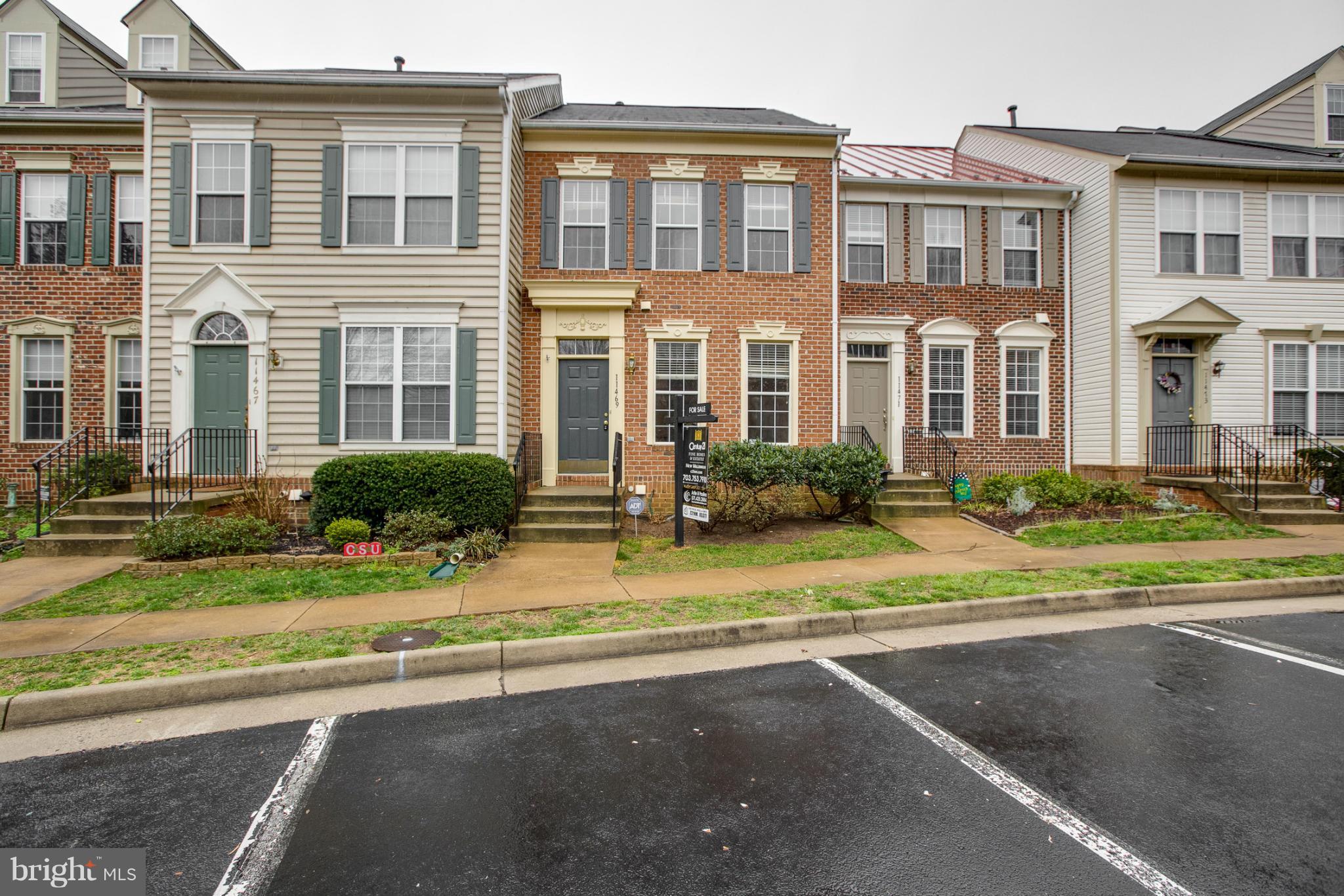 11469 Heritage Commons Way Reston, VA 20194 - Photo 2 of 29 Exterior (Front)