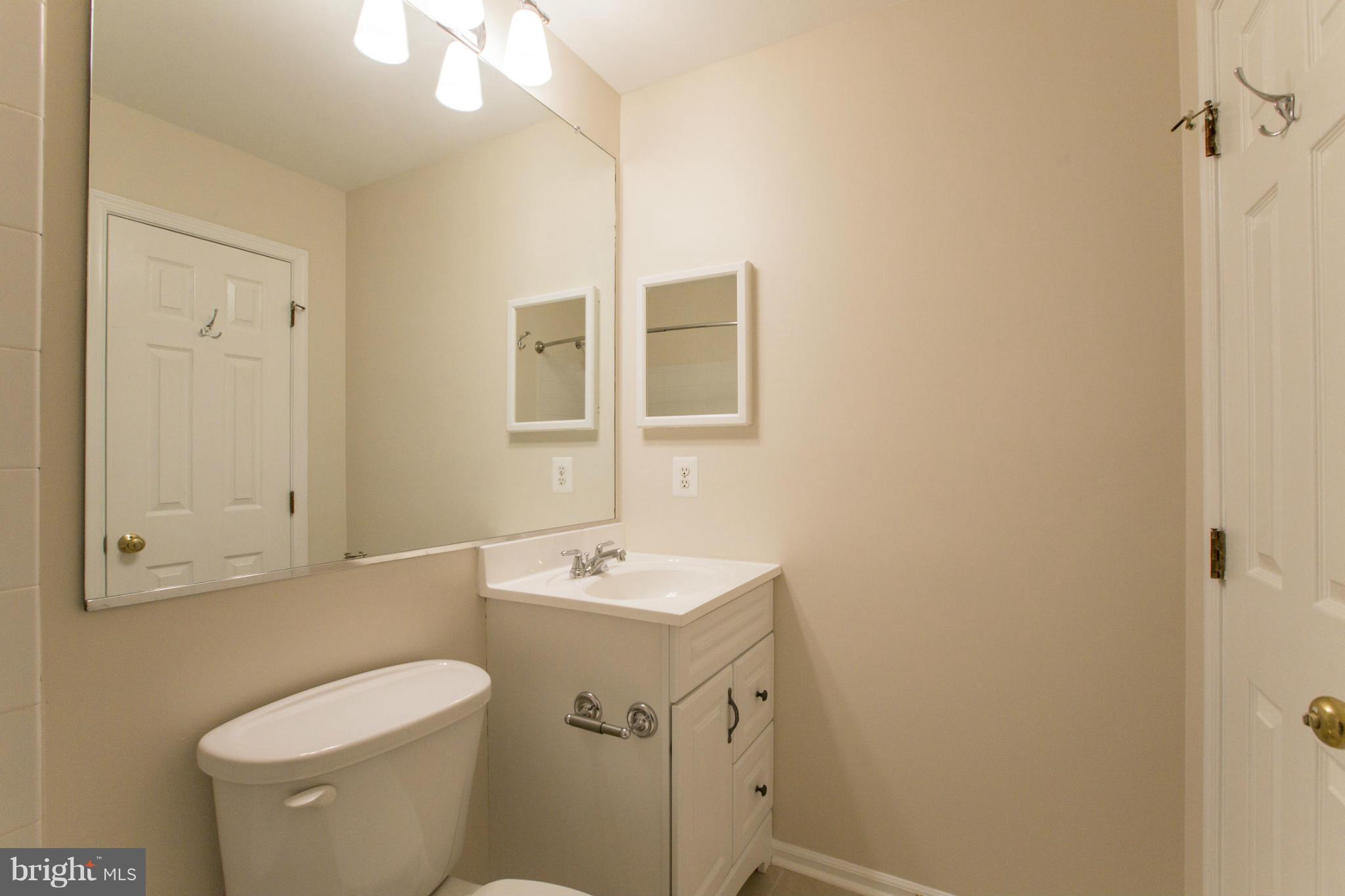 11469 Heritage Commons Way Reston, VA 20194 - Photo 20 of 29 Bath #2