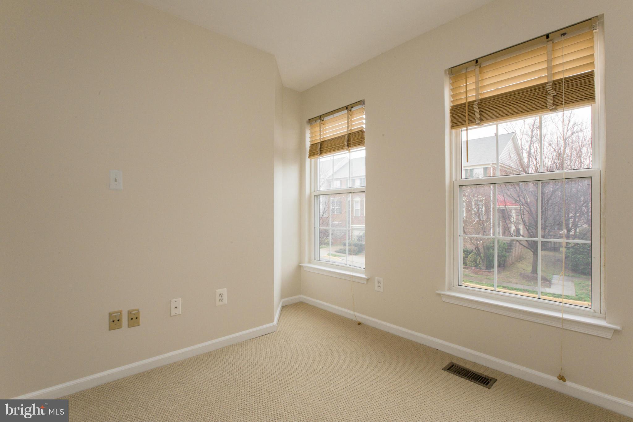 11469 Heritage Commons Way Reston, VA 20194 - Photo 21 of 29 Bedroom