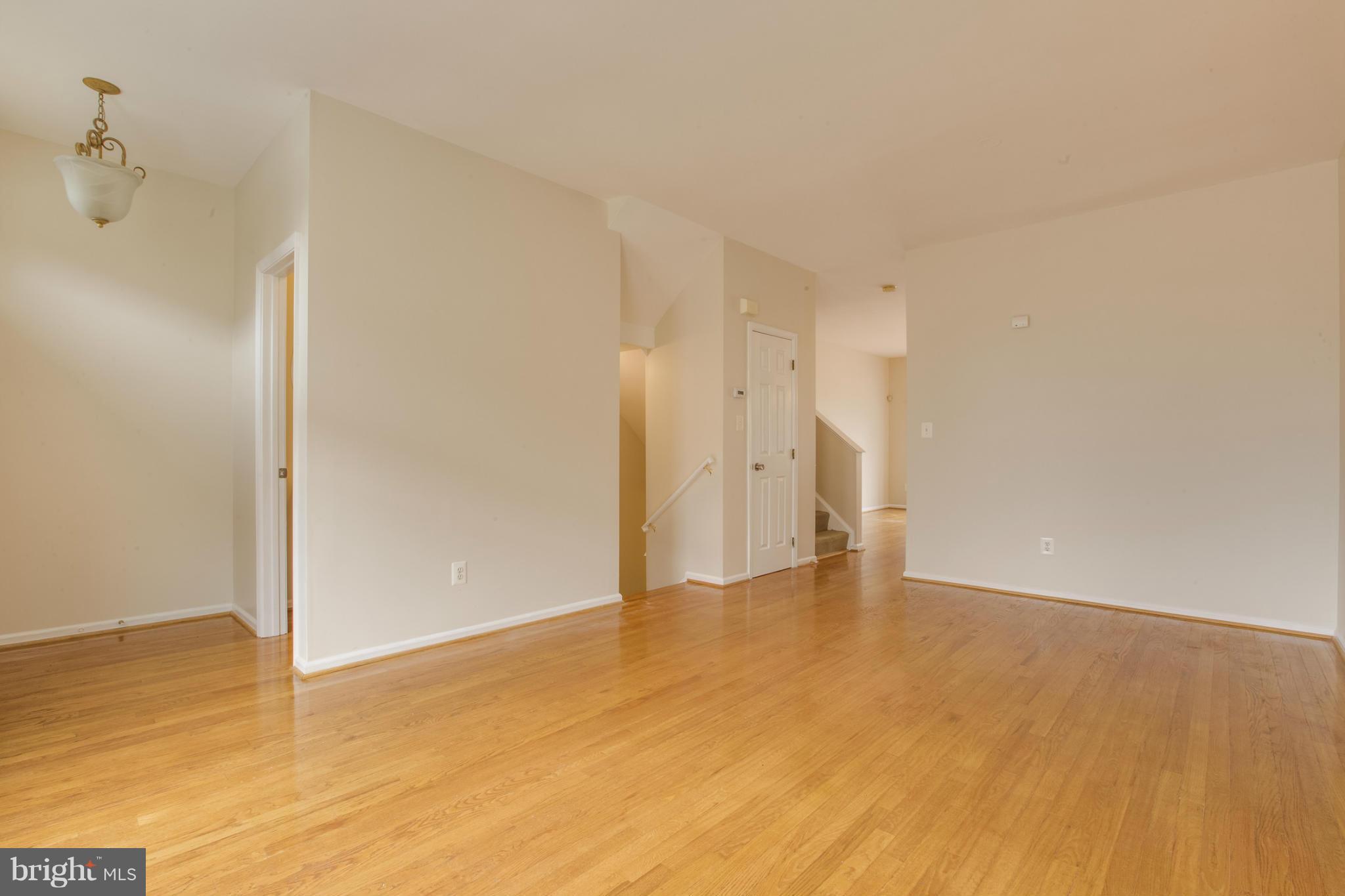 11469 Heritage Commons Way Reston, VA 20194 - Photo 9 of 29 Living Room