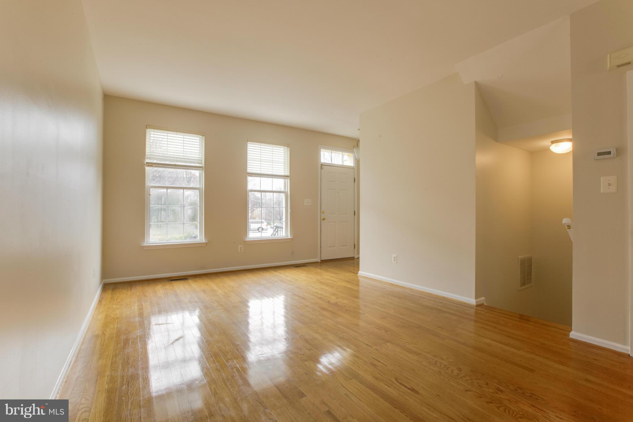 11469 Heritage Commons Way Reston, VA 20194 - Photo 10 of 29 Living Room