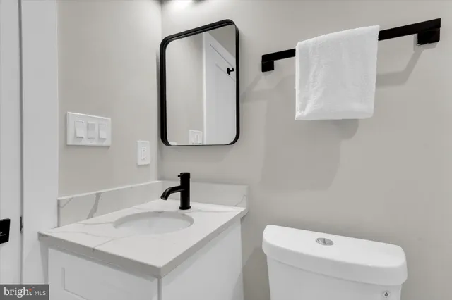 $3,000 | 1915 Benning Road Northeast, Unit PH1, Washington, DC 20002