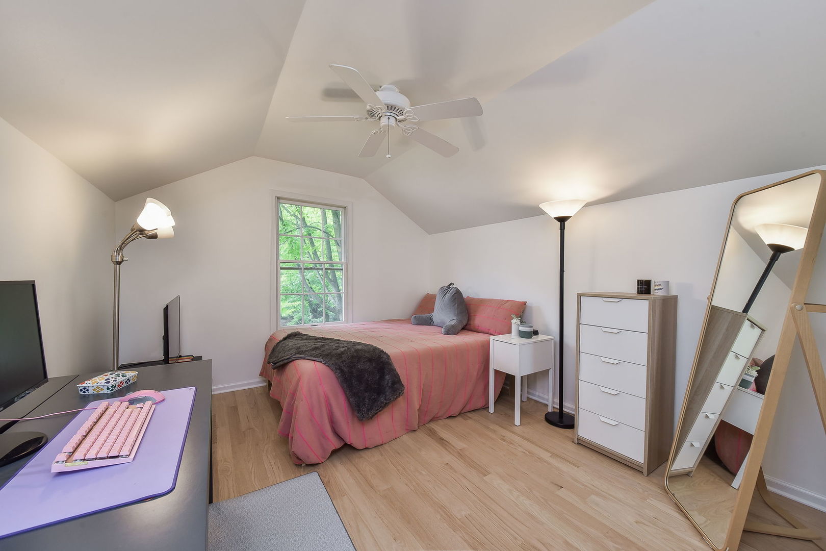 704 Natwill Square Geneva, IL 60134 - Photo 21 of 35 a bedroom with a bed and a window